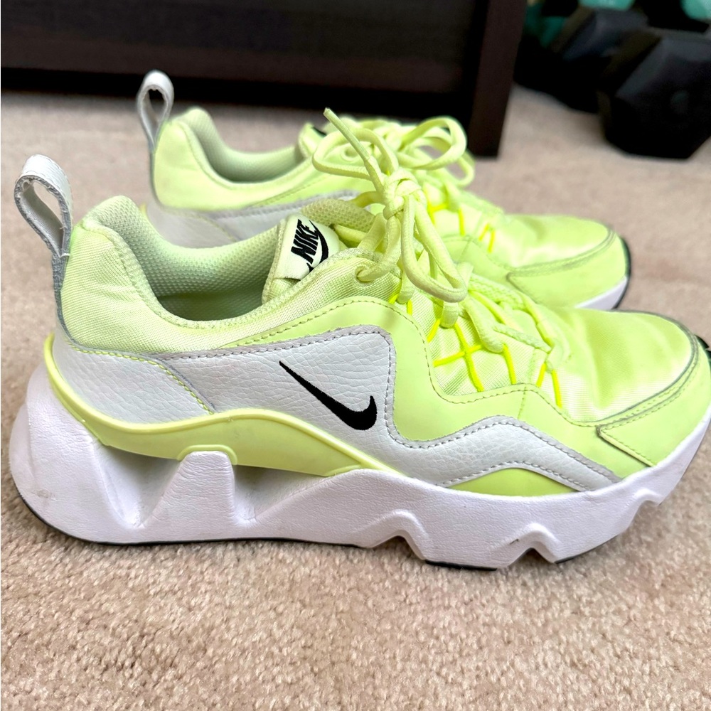 Nike RYZ 365 Barely Volt